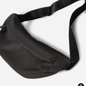 Everlane Black Renew Transit Fanny Pack